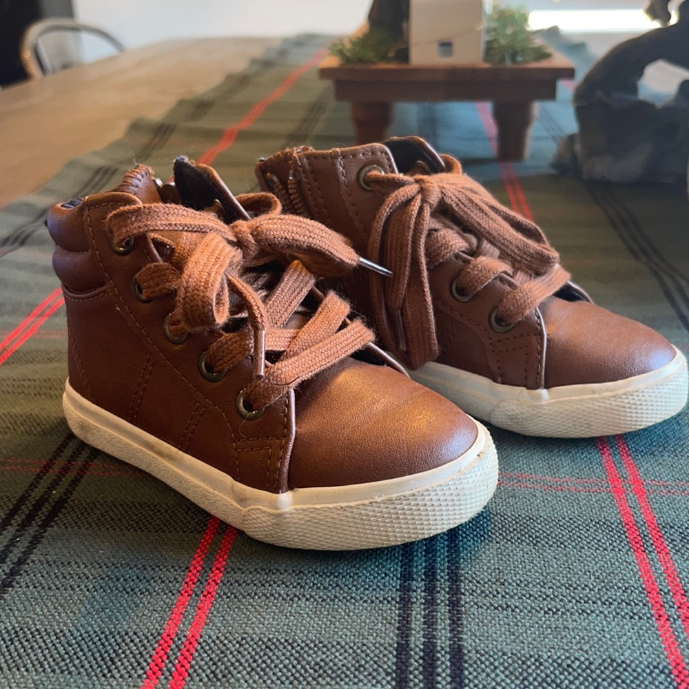 Cat & Jack toddler size 6 boots
